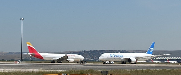 Air Europa e Iberia enfrentadas en Madrid tras la fallida fusión