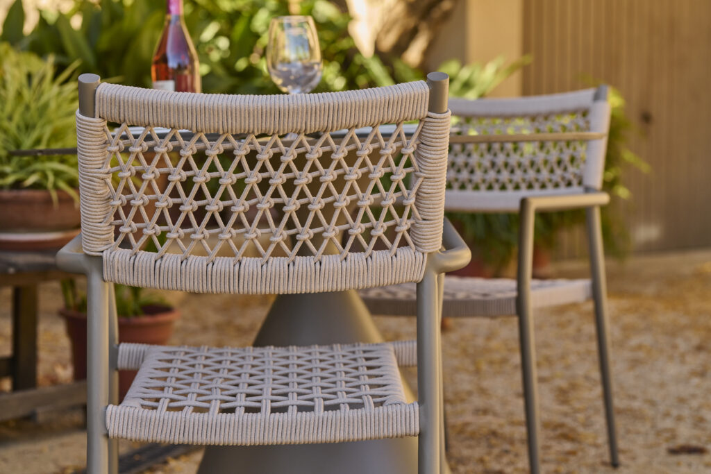 6 tendencias de mobiliario de exteriores para hoteles este 2025 8 Silla Bliss