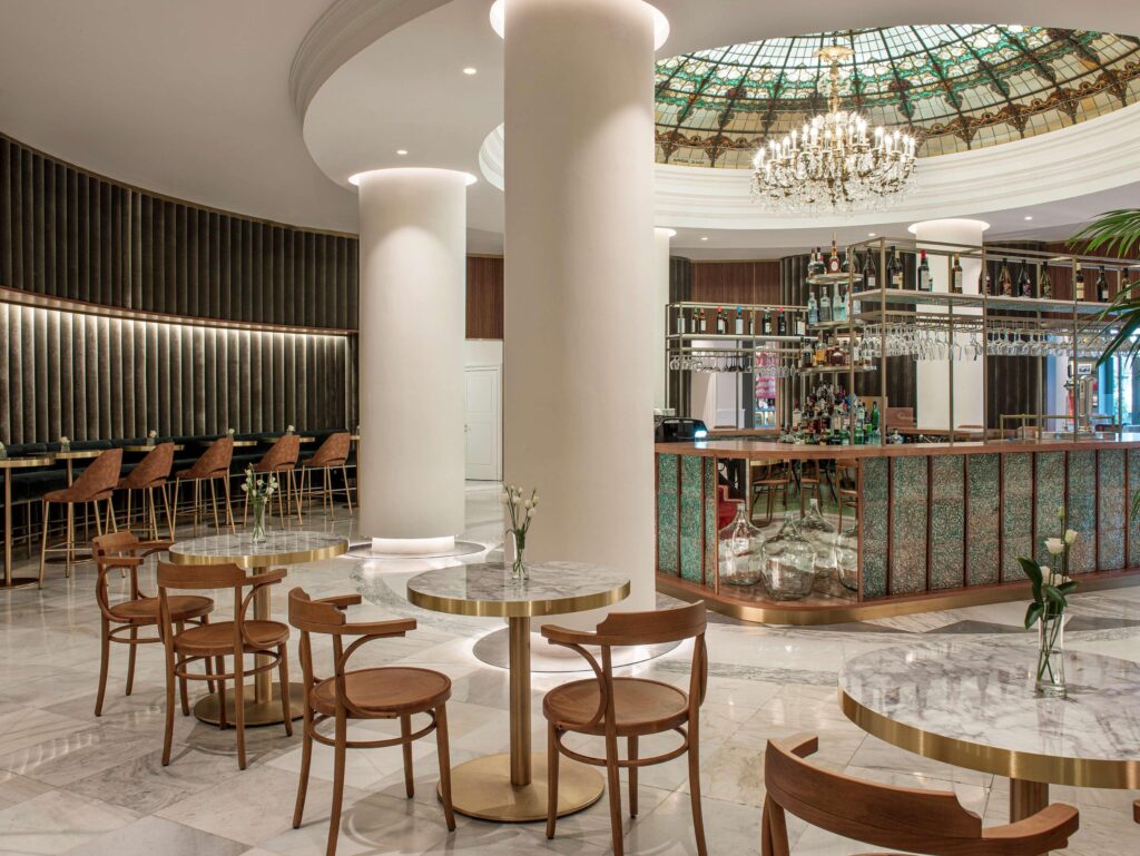 “Queremos que el cliente, cuando piense en Sevilla, piense en el Colón” 6 Hotel Colón Gran Meliá de Sevilla. Entrevista a Rosana González