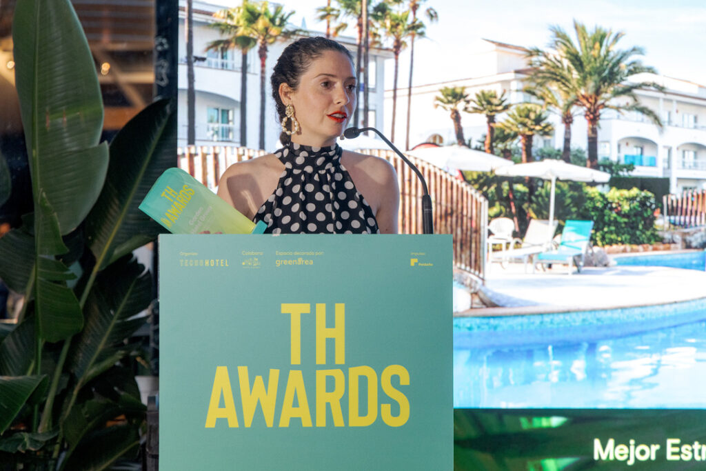 Garden Hotels, premio a la Mejor Estrategia de Sostenibilidad en los TH Awards 2025 4 Érica García, sostenibilidad TH Awards Garden Hotel