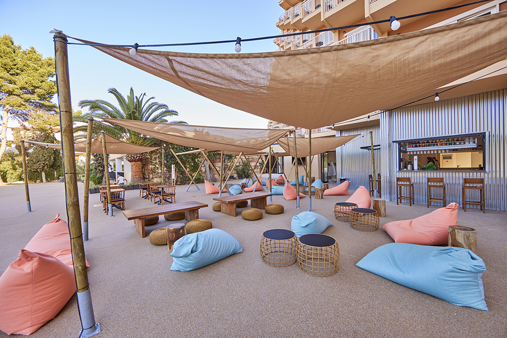 ¿Qué son los tentHotels?: A camino entre el hotel y el hostel