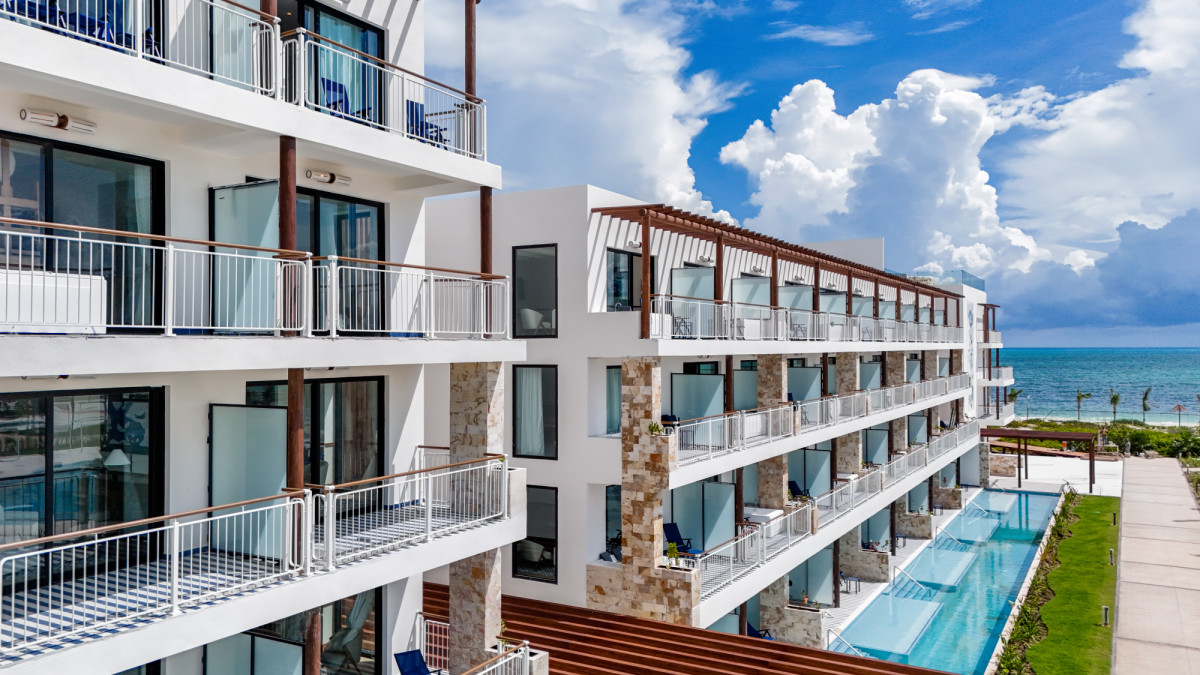 H10 Hotels abre en Costa Mujeres su primer resort premium solo adultos