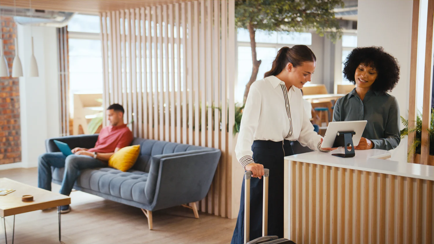 Tendencias Tecnológicas en Hotelería para 2025: Transformando la Experiencia del Huésped y la Gestión Operativa