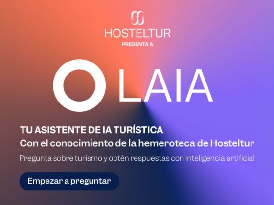 Promotional banner for Hosteltur presenting Olaia on a gradient orange-to-purple background with a CTA 'Empezar a preguntar'.