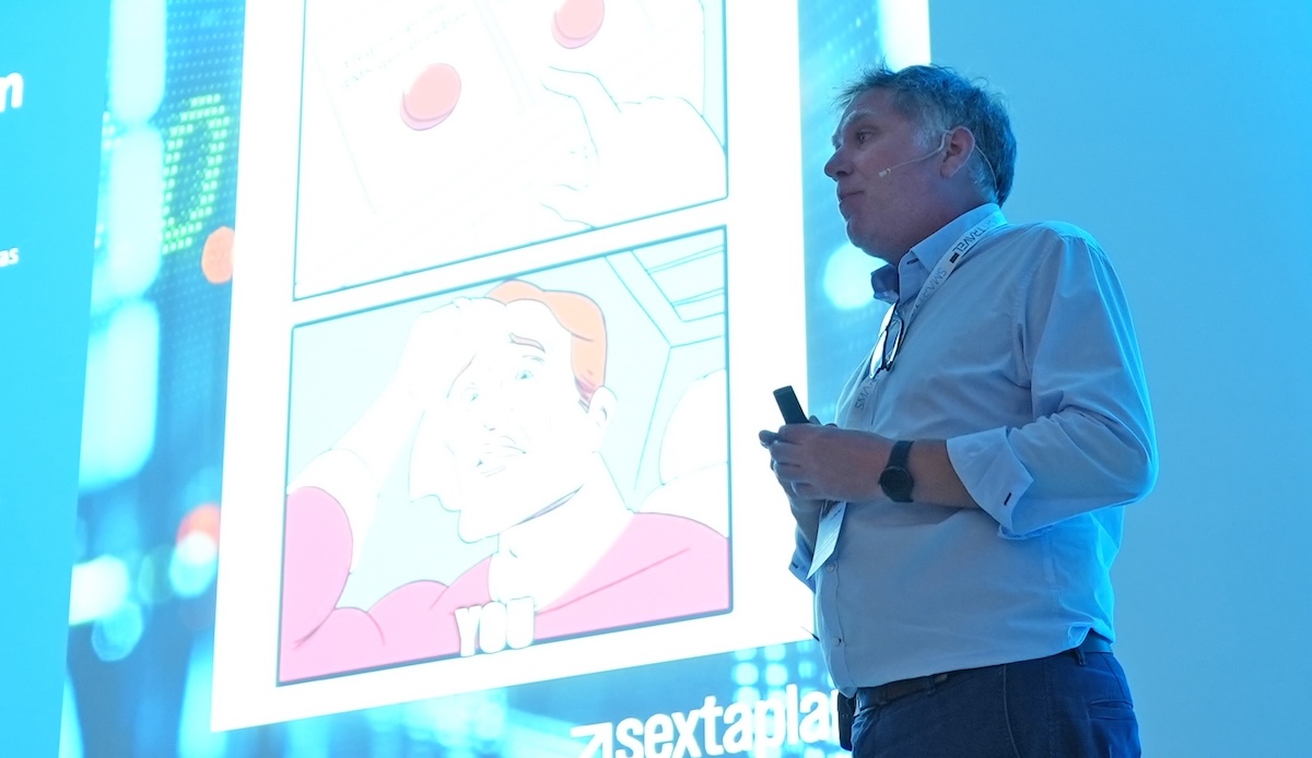 Javier Ortiz de Sextaplanta destaca nueve errores comunes en adopción tecnológica en hoteles durante evento en Bilbao.
