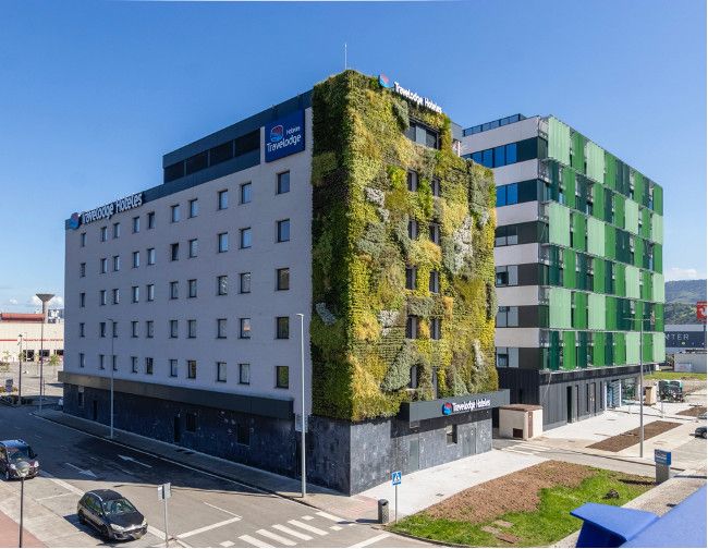 Travelodge Hotels Nombra a Ray Reidy CEO Interino y Observa Crecimiento del 22% en Ingresos en España