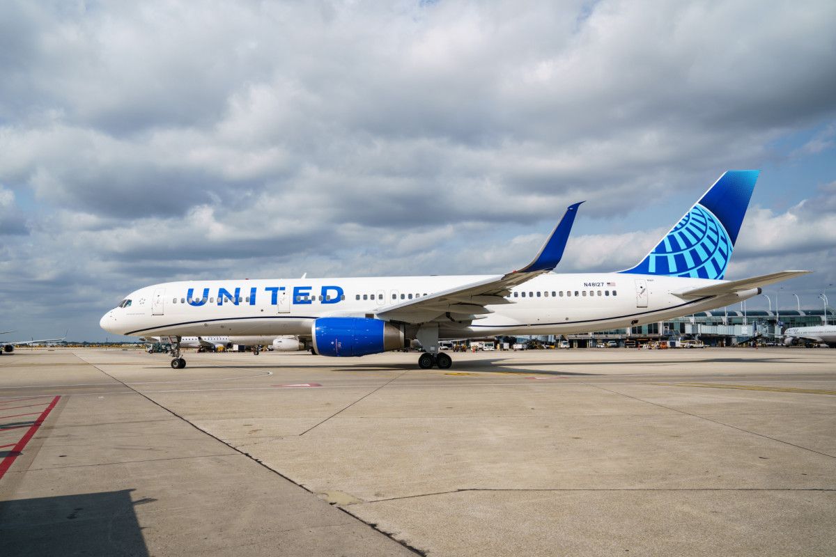 Turespaña y United Airlines invertirán $400,000 en promoción de rutas desde Nueva York a Bilbao y Santiago.
