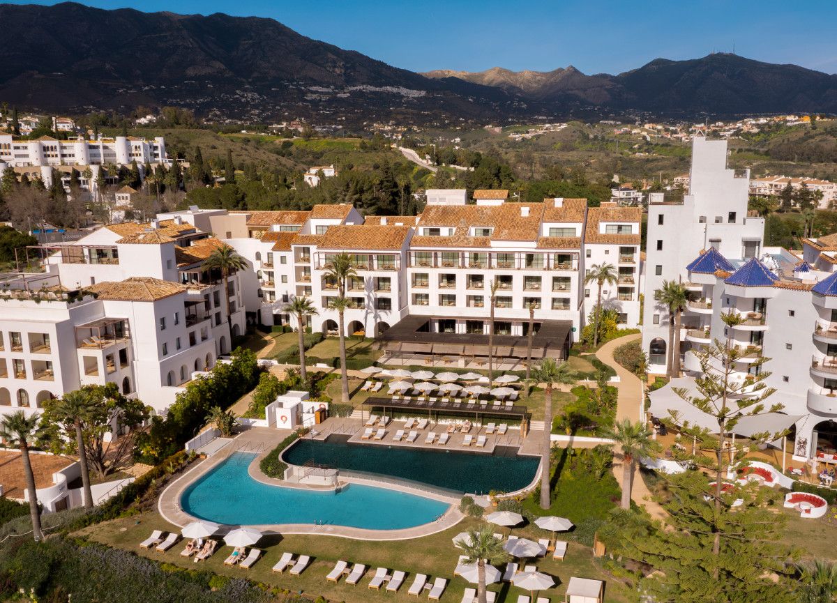 Grupo Inversor Hesperia adquiere hotel La Zambra en Mijas, aumentando su cartera de lujo en Andalucía
