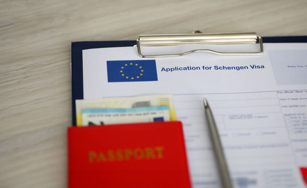 El 50% de los profesionales españoles enfrentaron dificultades con visados en viajes de trabajo el último año.