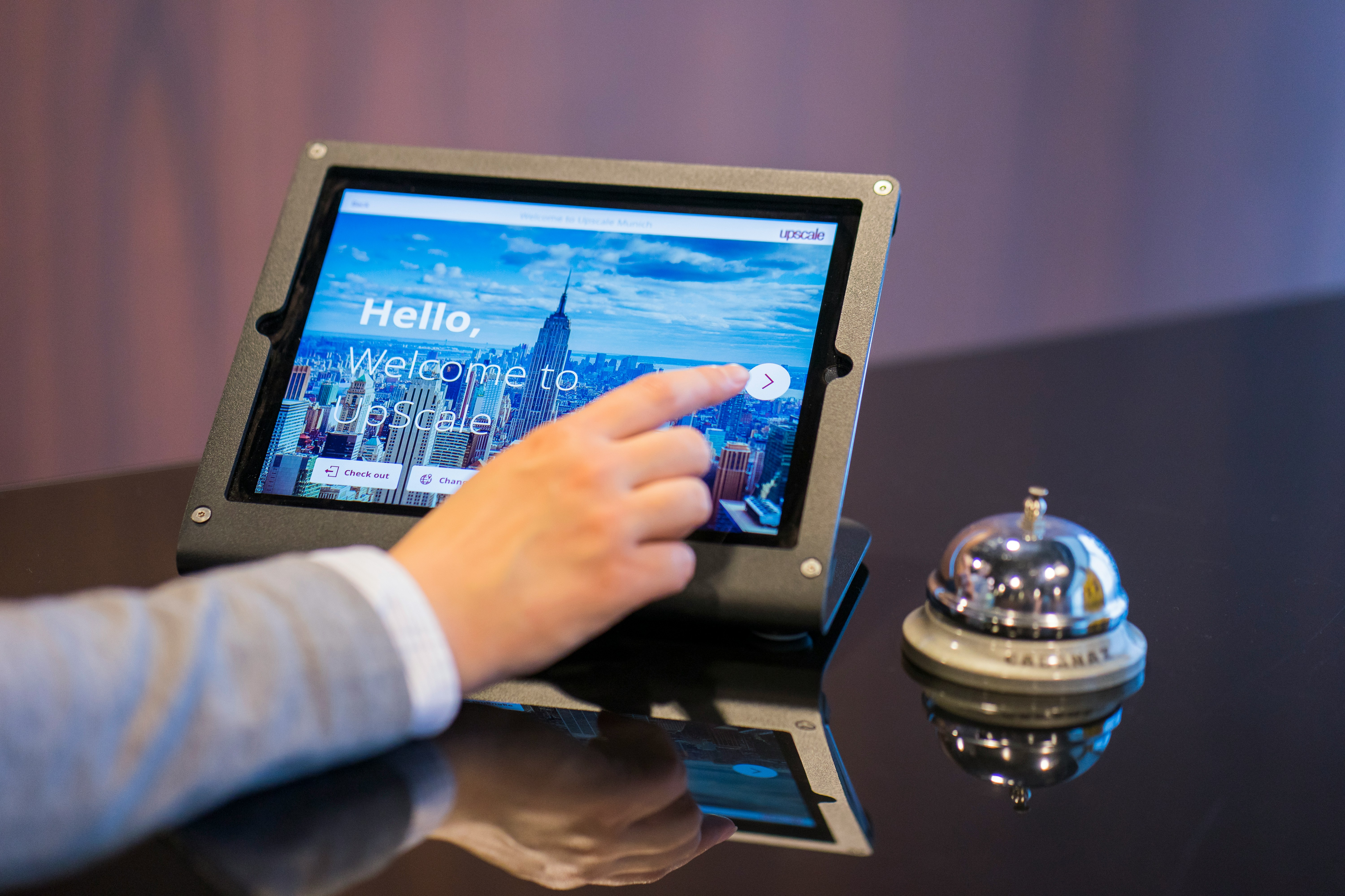 La integración de software hotelero reduce la complejidad operativa y mejora la eficiencia y experiencia del huésped.