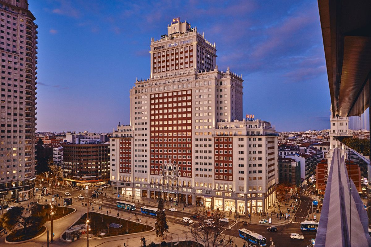 RIU Plaza se consolida en Europa con hoteles clave en Madrid, Dublín, Berlín y Londres, ofreciendo 2,219 habitaciones.