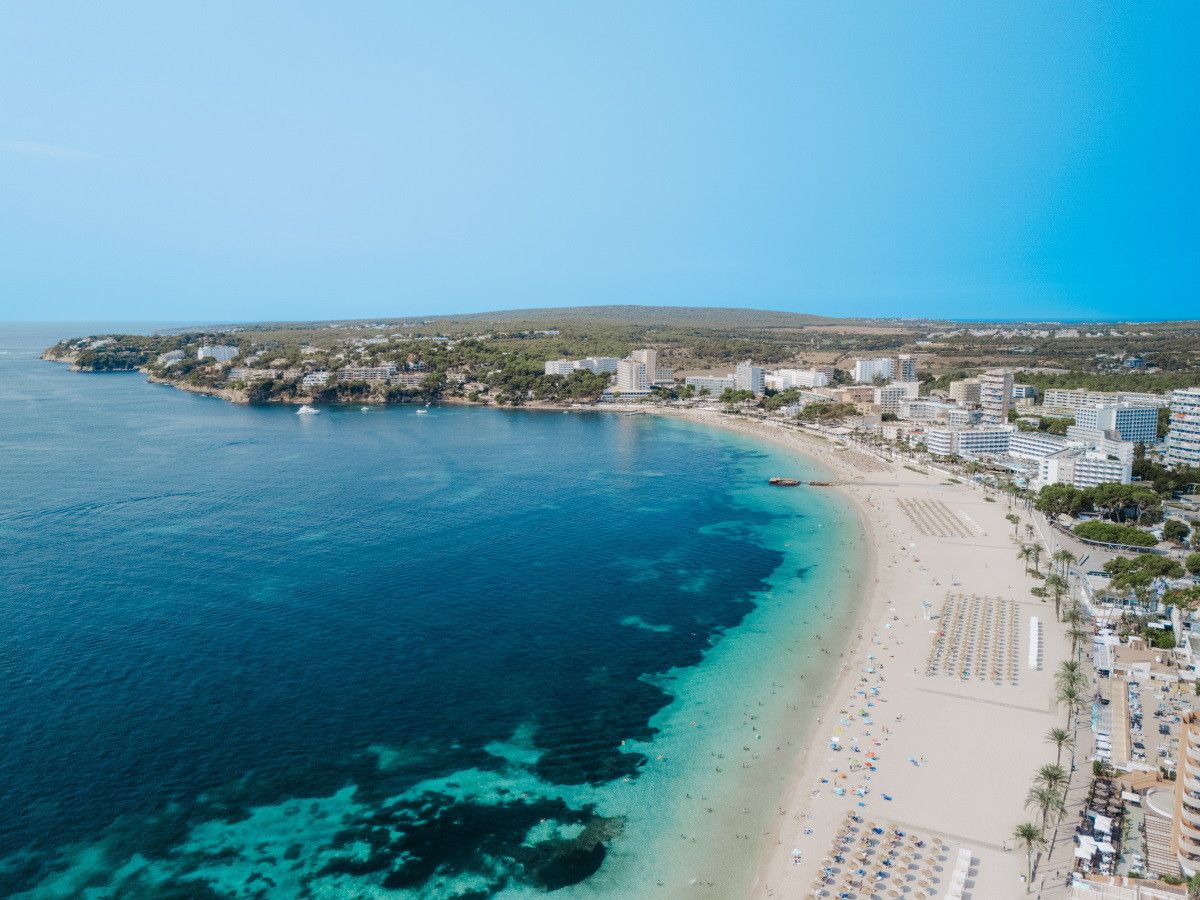 Calvià e Ibiza entre las 16 finalistas para ser Capitales Europeas del Turismo 2027, decisión en noviembre.