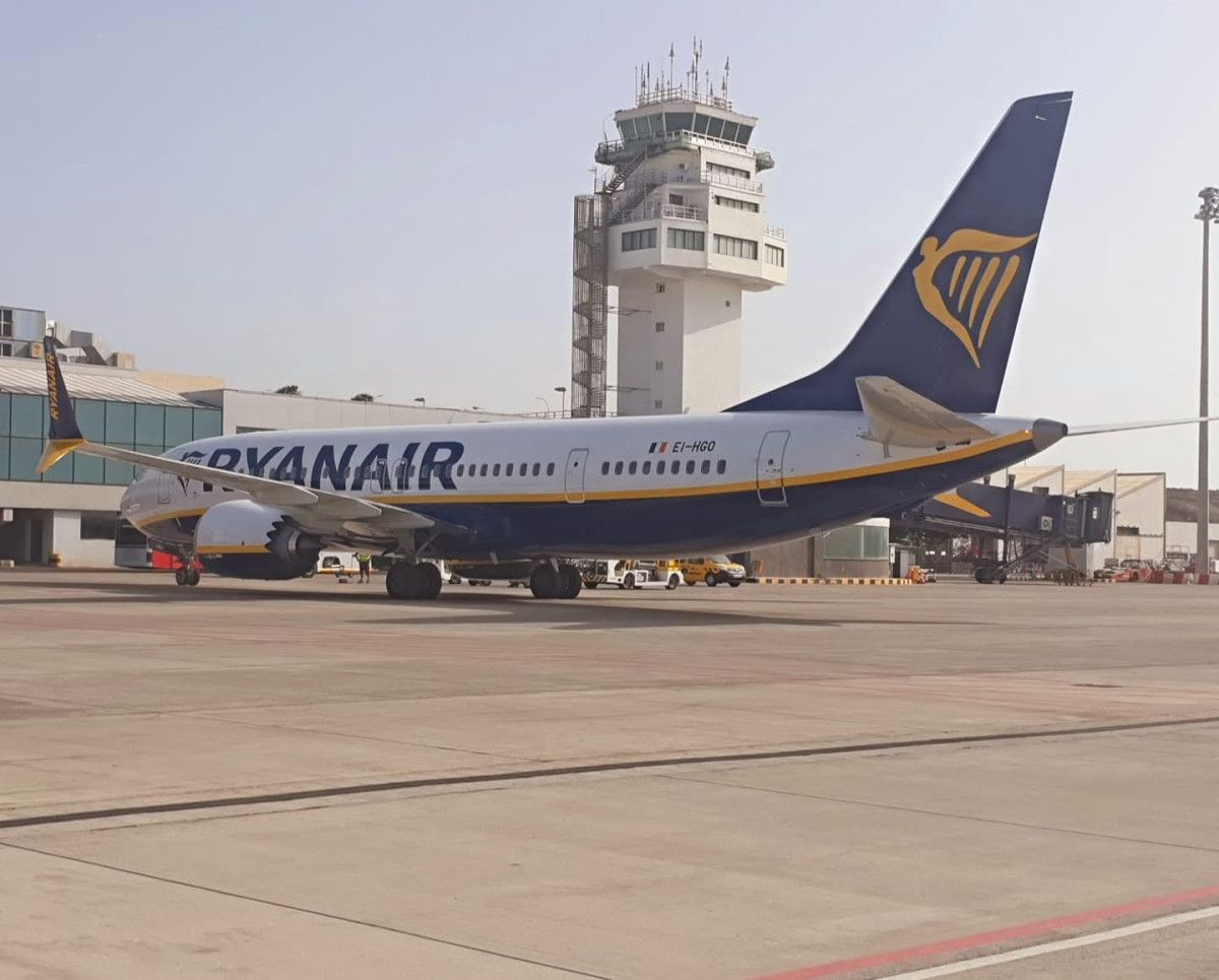 Ashotel insta a Aena a revisar condiciones tras licitación desierta para reformar aeropuerto Tenerife Sur.