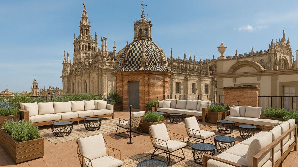 Sevilla incrementará su oferta hotelera con 2.000 nuevas habitaciones entre 2026 y 2027, impulsando el turismo urbano.