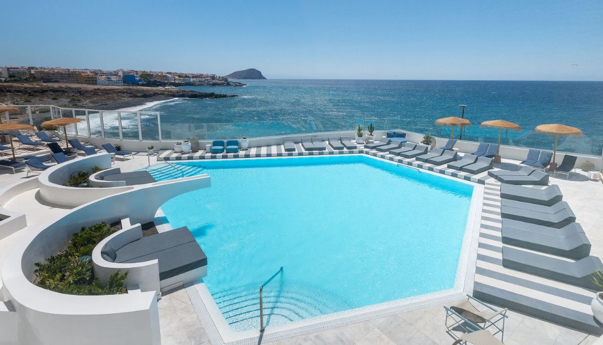 Grupo Fuertes y Satocan abren The Salmar en Tenerife, un hotel solo adultos de 129 habitaciones.
