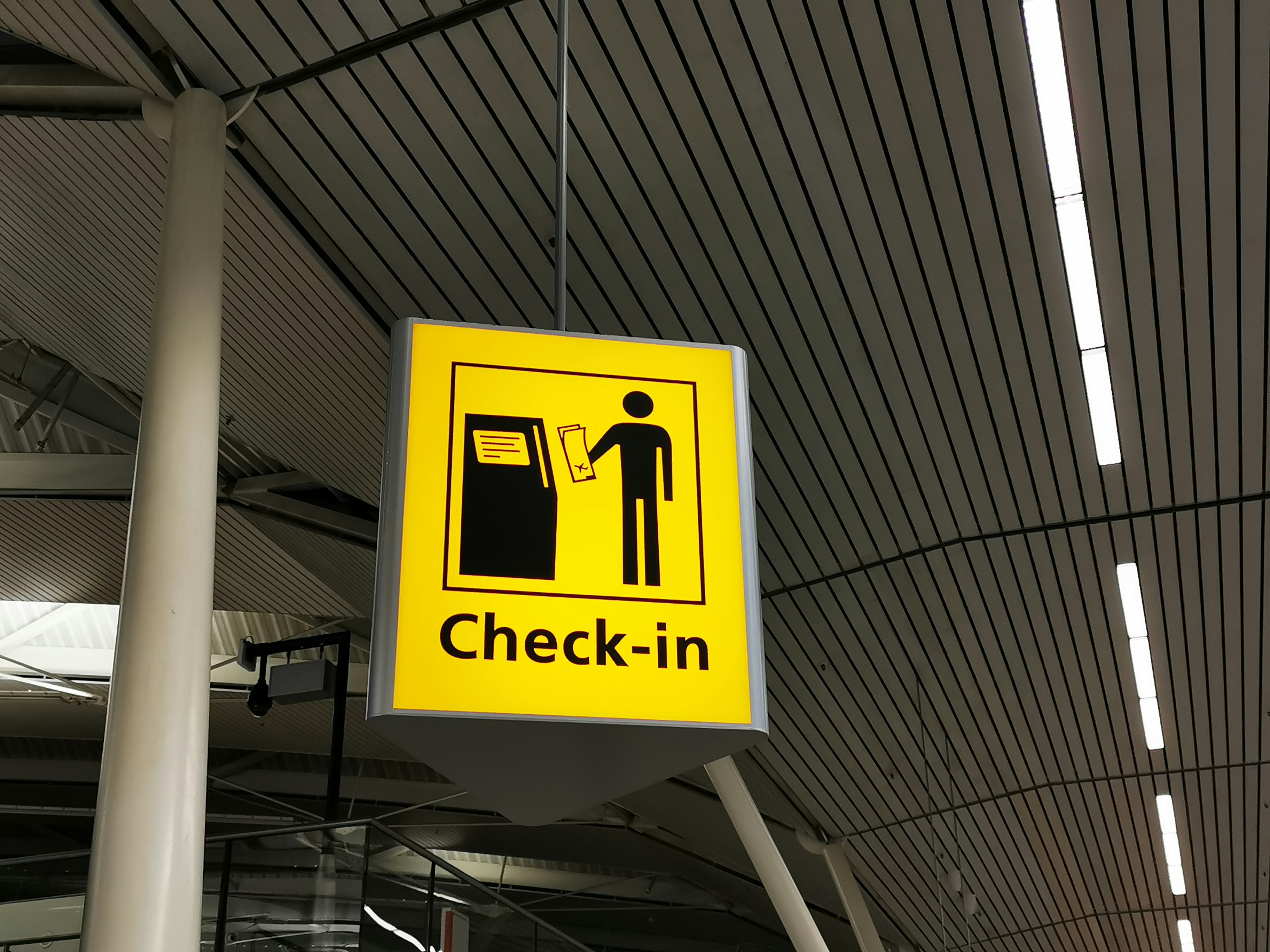 La digitalización del check-in hotelero mejora la experiencia del huésped y optimiza la operación de recepción.