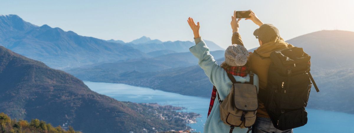 El 48% de los españoles se inspira en redes sociales para planificar vacaciones, liderando en Europa según eDreams.